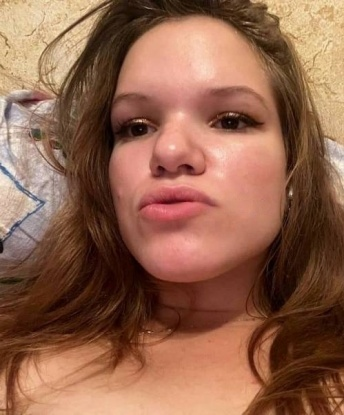 С удовольствием сопровожу тебя в моей нежной компании. Живу в Москве и мои услуги доступны только в этом городе. Я охвачу тебя возбуждающими эмоциями, массажем и ослепительным стриптизом, чтобы разжечь твою страсть. Мои отличные навыки удовлетворят даже самые сокровенные желания. Мое освежающее тело и чувственные губы будут источником наслаждения. Фотографии - это настоящее я, без обмана, и помимо этого я имею радость общения, что всегда поможет нам наладить уникальную связь. Обращайся ко мне и погрузись в мир безудержного удовольствия. 💋✨ Елена